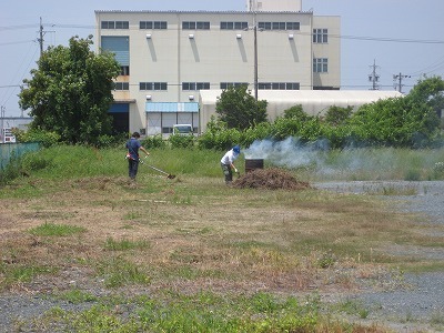 浜松事業所草刈2010.07.jpg